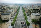 Champs-Elysees sett fra toppen av Triumfbuen